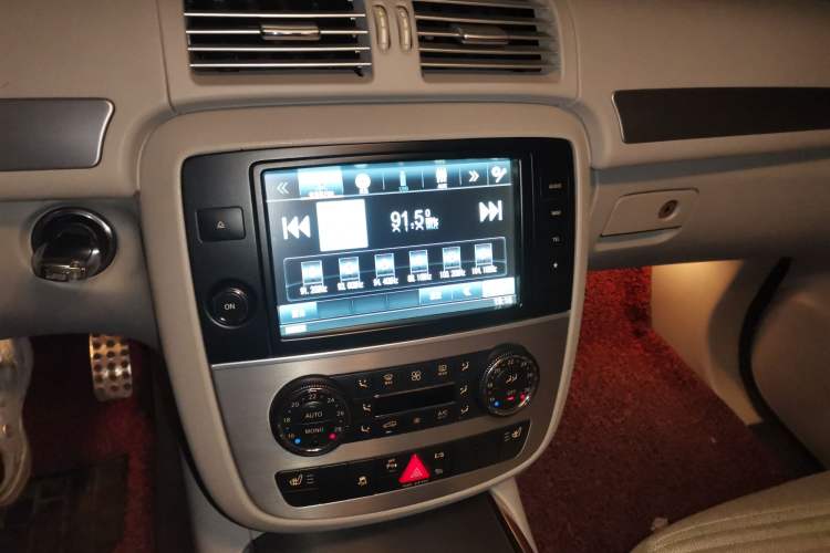 Used Mercedes-Benz R-Class 2014 R 320 4MATIC Business Model Audio And AC Panel