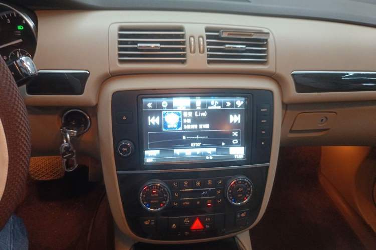 Used Mercedes-Benz R-Class 2014 R 320 4MATIC Luxury Model Audio And AC Panel