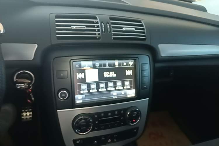 Used Mercedes-Benz R-Class 2014 R 320 4MATIC Business Model Audio And AC Panel