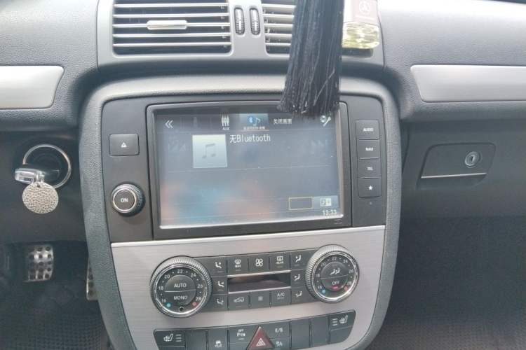 Used Mercedes-Benz R-Class 2014 R 320 4MATIC Business Model Audio And AC Panel