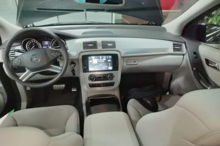 Used Mercedes-Benz R-Class 2014 R 320 4MATIC Business Model Audio And AC Panel