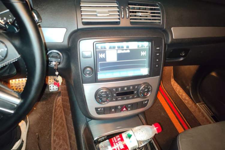 Used Mercedes-Benz R-Class 2014 R 320 4MATIC Business Model Audio And AC Panel