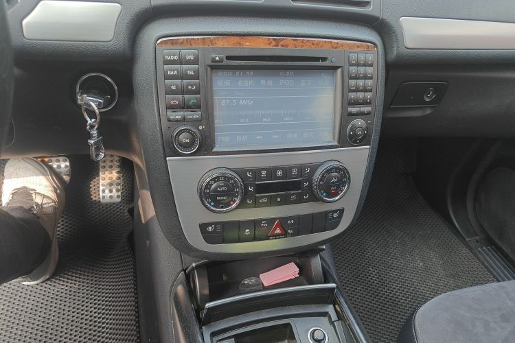 Used Mercedes-Benz R-Class 2014 R 320 4MATIC Business Model Audio And AC Panel
