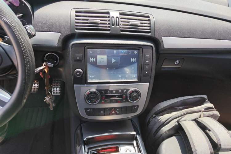 Used Mercedes-Benz R-Class 2014 R 320 4MATIC Business Model Audio And AC Panel