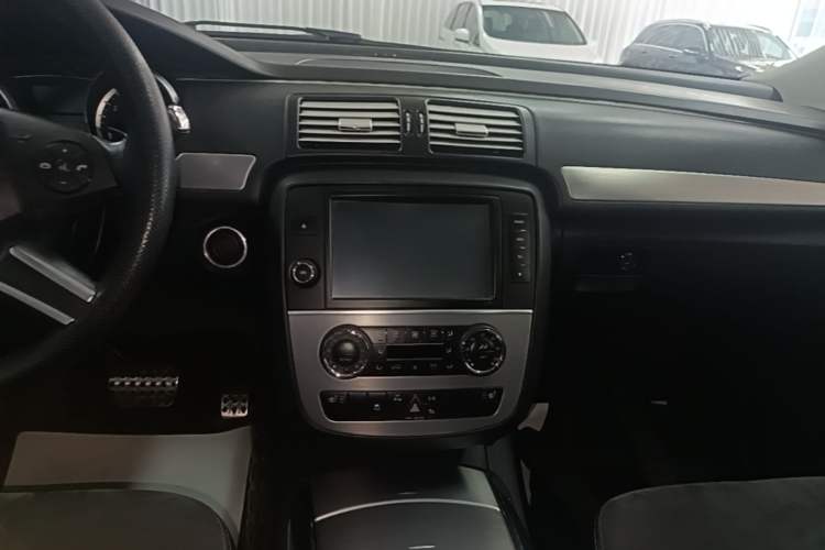 Used Mercedes-Benz R-Class 2014 R 320 4MATIC Business Model Audio And AC Panel