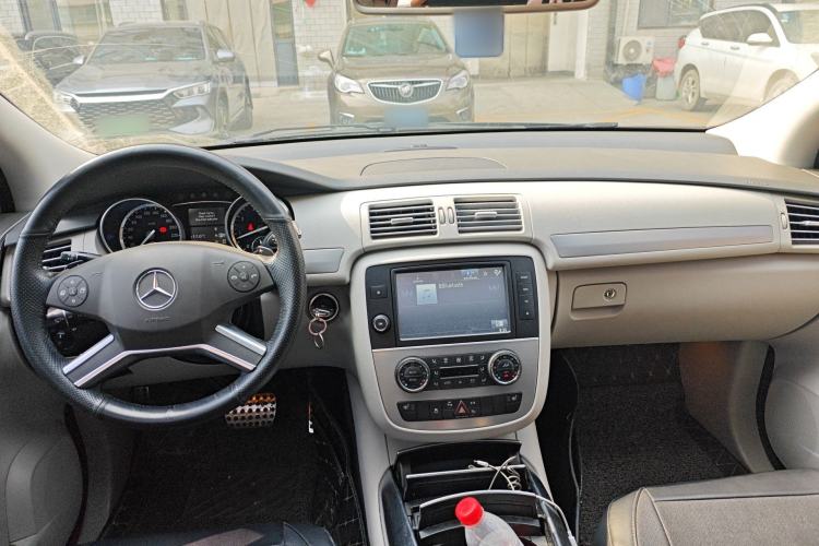 Used Mercedes-Benz R-Class 2014 R 320 4MATIC Business Model Center Console