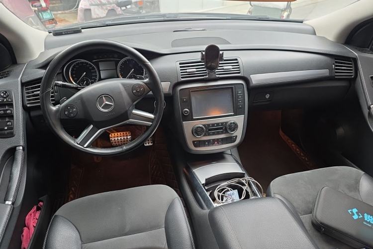 Used Mercedes-Benz R-Class 2014 R 320 4MATIC Business Model Center Console