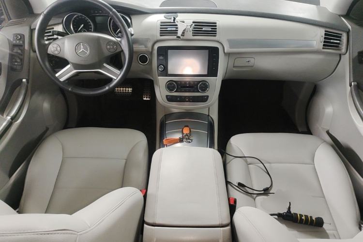 Used Mercedes-Benz R-Class 2014 R 320 4MATIC Business Model Center Console
