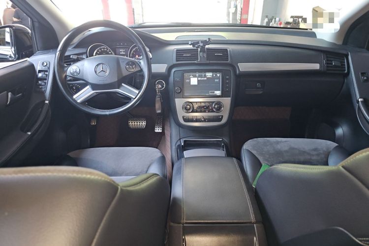 Used Mercedes-Benz R-Class 2014 R 320 4MATIC Business Model Center Console