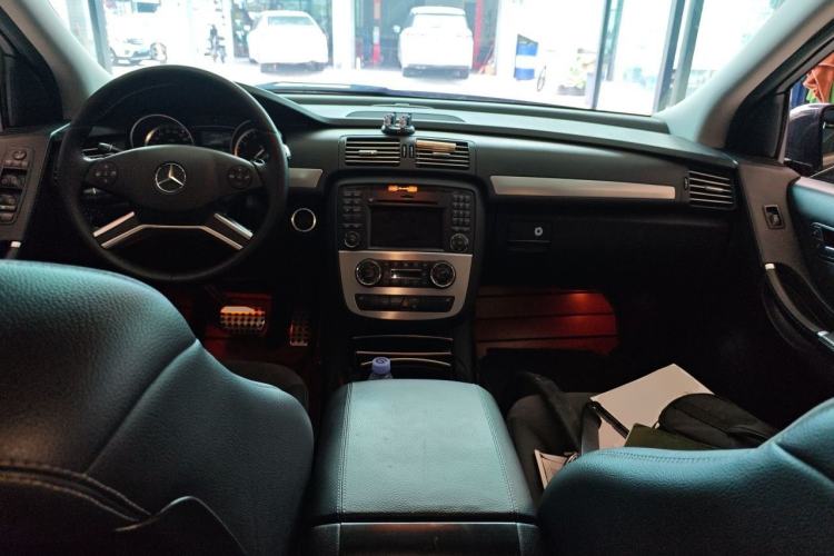 Used Mercedes-Benz R-Class 2014 R 320 4MATIC Business Model Center Console