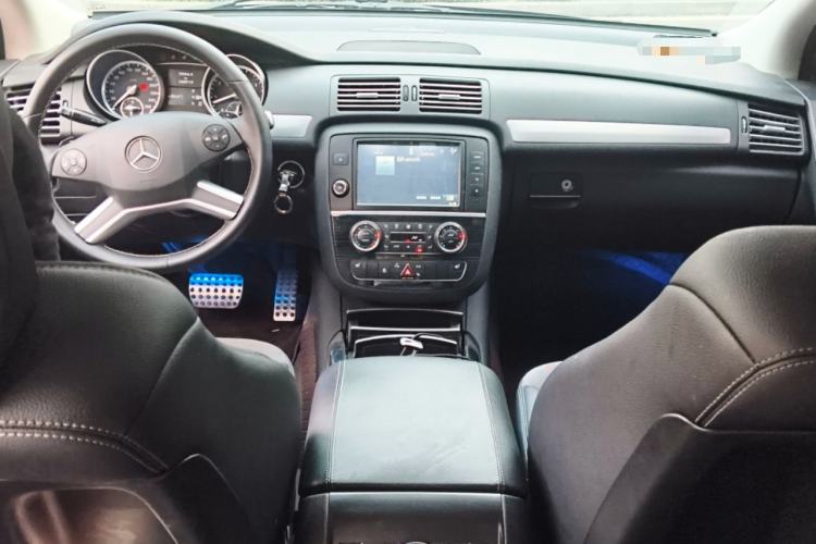 Used Mercedes-Benz R-Class 2014 R 320 4MATIC Business Model Center Console