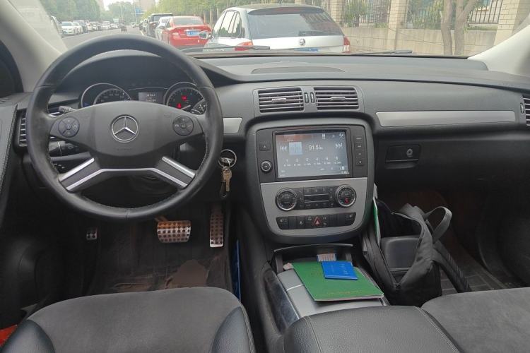 Used Mercedes-Benz R-Class 2014 R 320 4MATIC Business Model Center Console