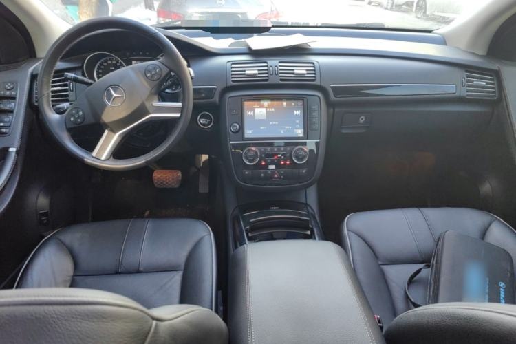 Used Mercedes-Benz R-Class 2014 R 400 4MATIC Business Model Center Console