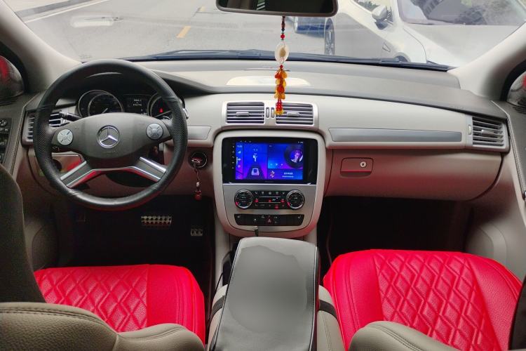 Used Mercedes-Benz R-Class 2014 R 320 4MATIC Business Model Center Console