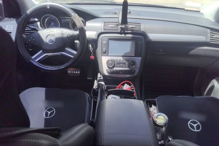 Used Mercedes-Benz R-Class 2014 R 320 4MATIC Business Model Center Console
