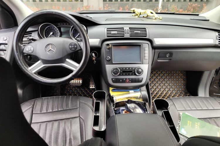 Used Mercedes-Benz R-Class 2014 R 320 4MATIC Business Model Center Console