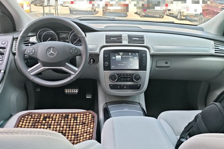 Used Mercedes-Benz R-Class 2014 R 320 4MATIC Business Model Center Console