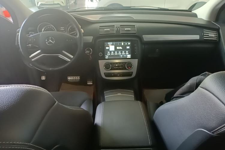 Used Mercedes-Benz R-Class 2014 R 320 4MATIC Business Model Center Console