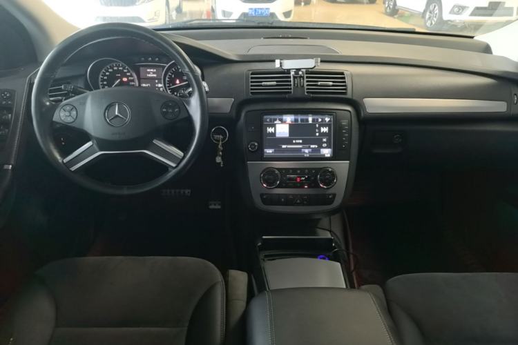 Used Mercedes-Benz R-Class 2014 R 320 4MATIC Business Model Center Console