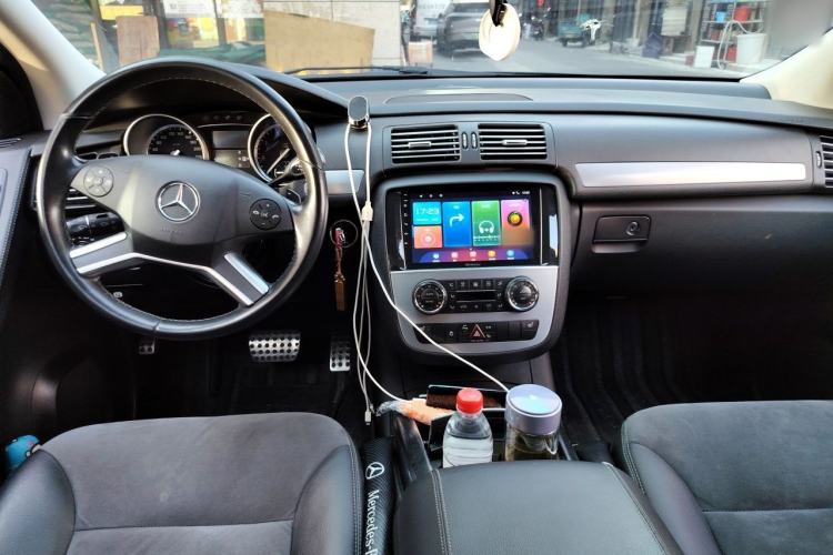 Used Mercedes-Benz R-Class 2014 R 320 4MATIC Business Model Center Console