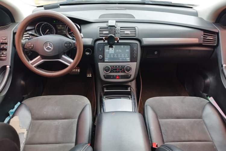 Used Mercedes-Benz R-Class 2014 R 320 4MATIC Business Model Center Console
