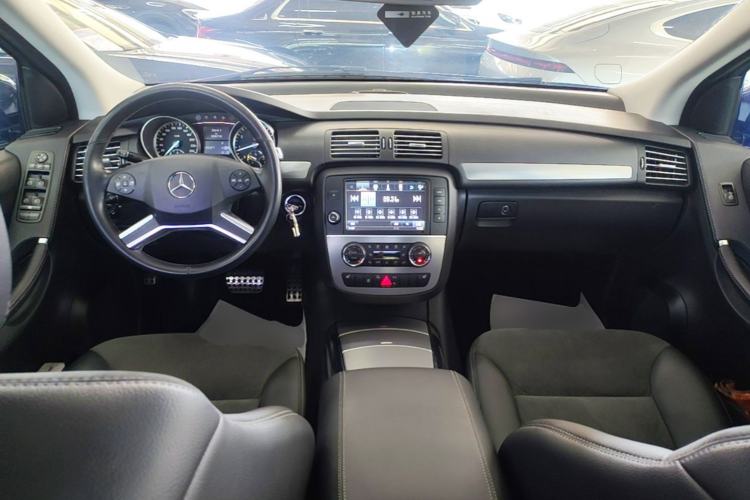 Used Mercedes-Benz R-Class 2014 R 320 4MATIC Business Model Center Console