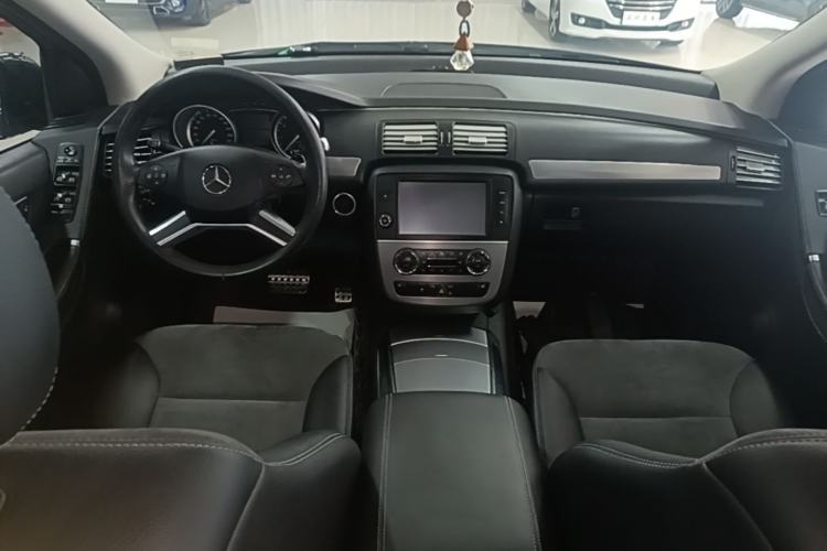 Used Mercedes-Benz R-Class 2014 R 320 4MATIC Business Model Center Console