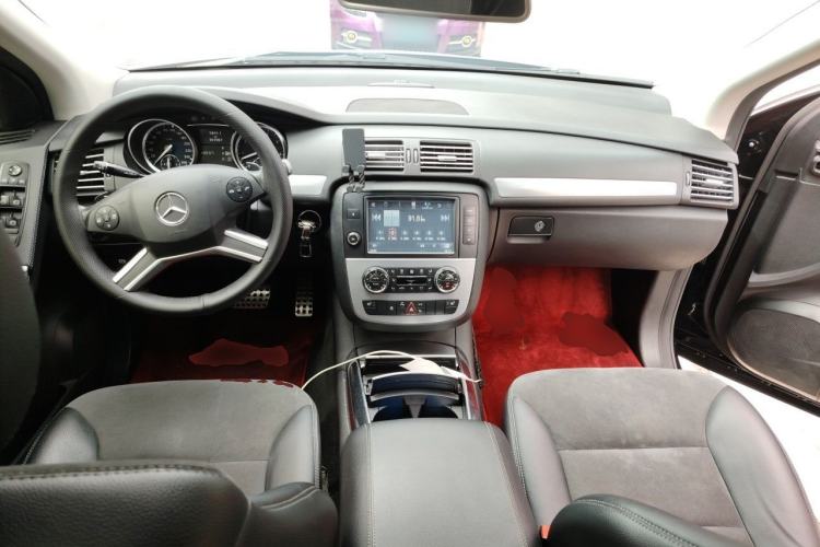 Used Mercedes-Benz R-Class 2014 R 320 4MATIC Business Model Center Console