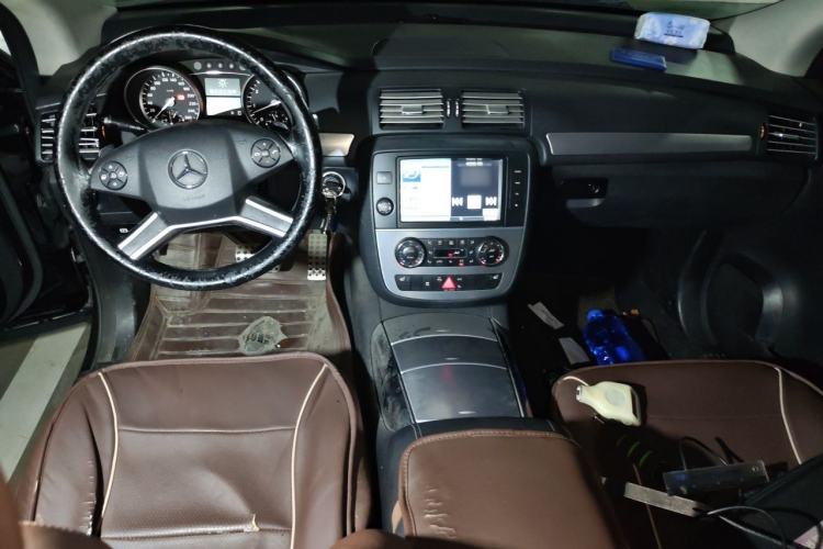 Used Mercedes-Benz R-Class 2014 R 320 4MATIC Business Model Center Console