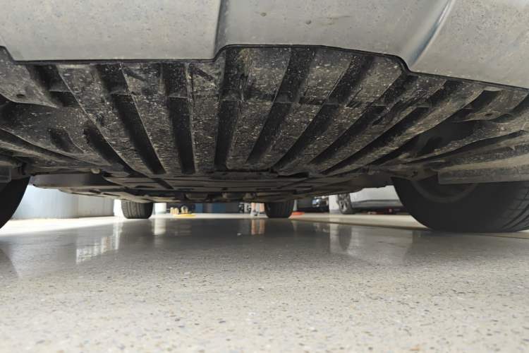 Used Mercedes-Benz R-Class 2014 R 320 4MATIC Business Model Chassis Front