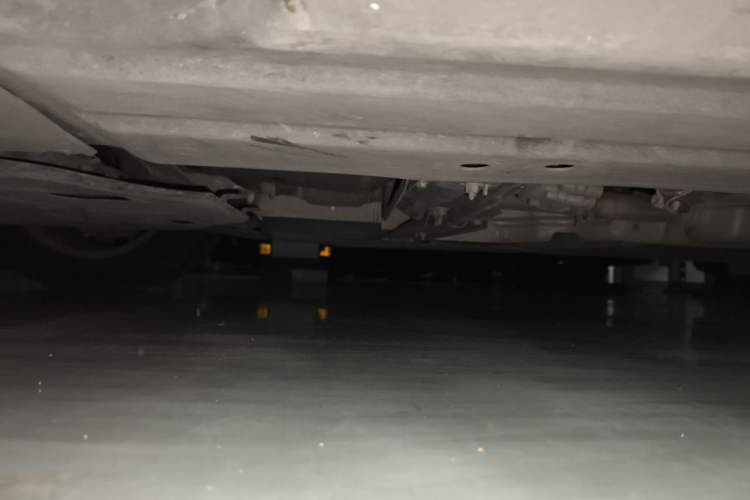 Used Mercedes-Benz R-Class 2014 R 320 4MATIC Business Model Chassis Front Left