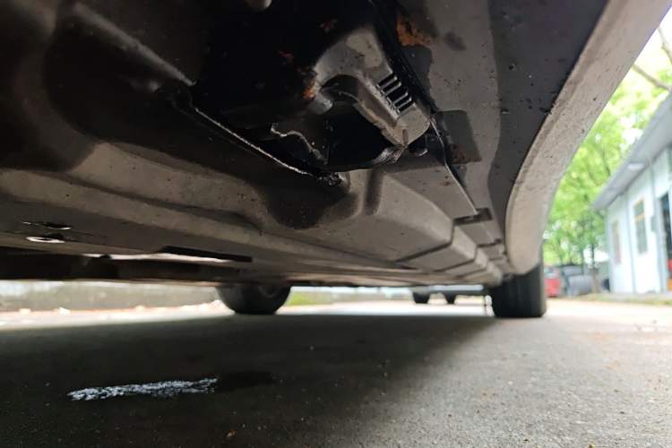 Used Mercedes-Benz R-Class 2014 R 320 4MATIC Luxury Model Chassis Front Left