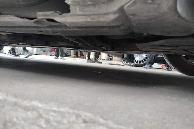 Used Mercedes-Benz R-Class 2014 R 320 4MATIC Business Model Chassis Front Left