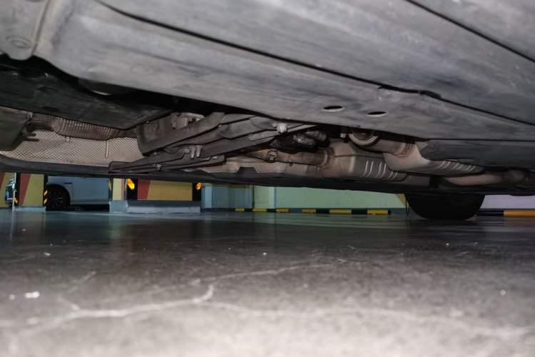 Used Mercedes-Benz R-Class 2014 R 320 4MATIC Business Model Chassis Front Left
