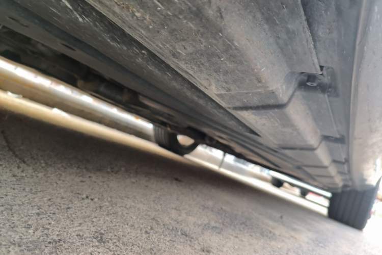 Used Mercedes-Benz R-Class 2014 R 320 4MATIC Luxury Model Chassis Front Left