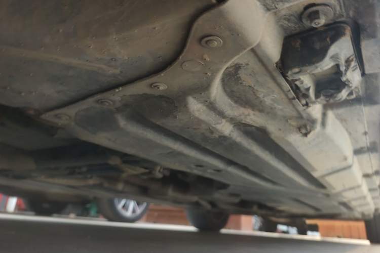 Used Mercedes-Benz R-Class 2014 R 320 4MATIC Luxury Model Chassis Front Left