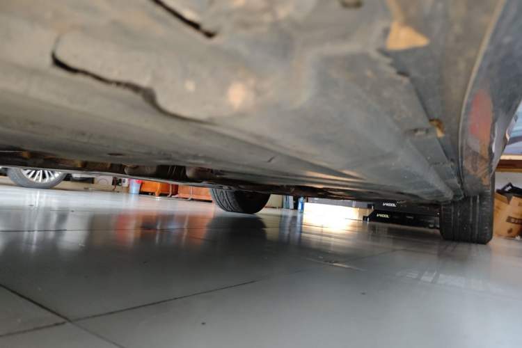 Used Mercedes-Benz R-Class 2014 R 320 4MATIC Business Model Chassis Front Left
