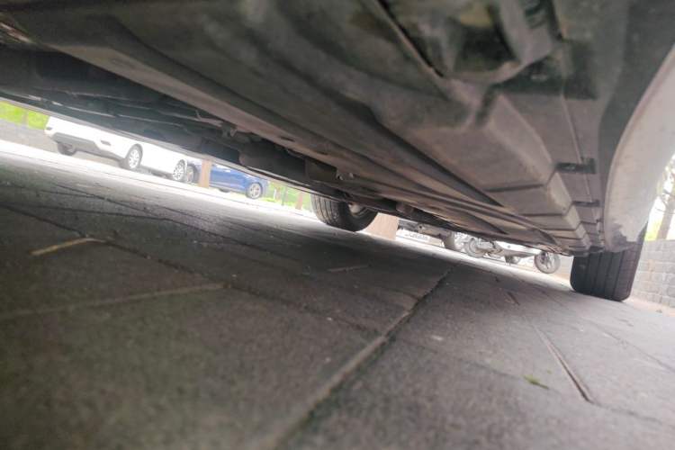 Used Mercedes-Benz R-Class 2014 R 320 4MATIC Business Model Chassis Front Left
