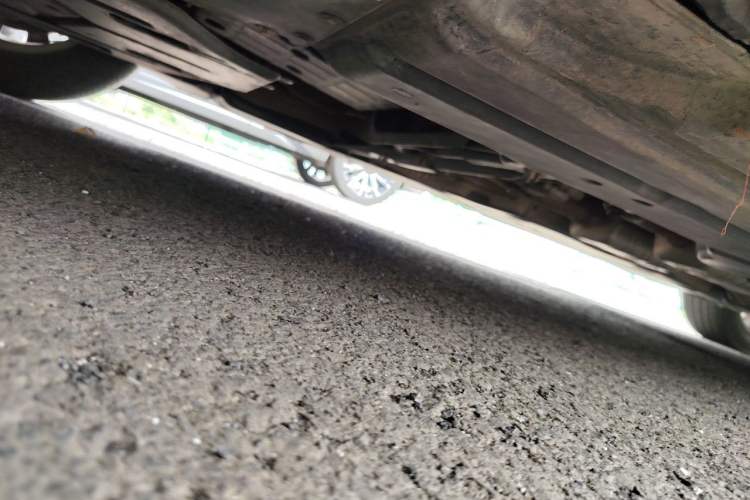 Used Mercedes-Benz R-Class 2014 R 320 4MATIC Business Model Chassis Front Left