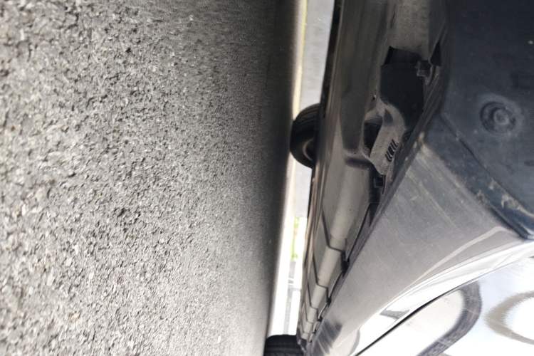 Used Mercedes-Benz R-Class 2014 R 320 4MATIC Business Model Chassis Front Left