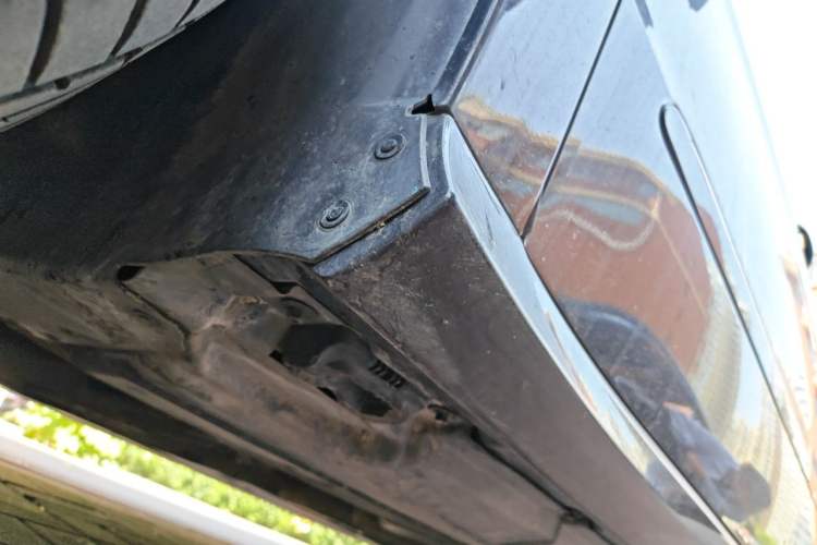 Used Mercedes-Benz R-Class 2014 R 400 4MATIC Business Model Chassis Front Left