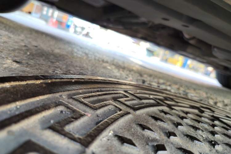 Used Mercedes-Benz R-Class 2014 R 320 4MATIC Business Model Chassis Front Left
