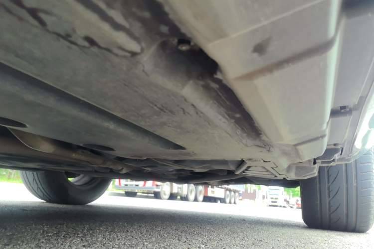 Used Mercedes-Benz R-Class 2014 R 320 4MATIC Business Model Chassis Front Left