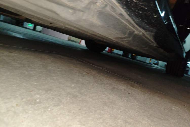 Used Mercedes-Benz R-Class 2014 R 400 4MATIC Business Model Chassis Front Left