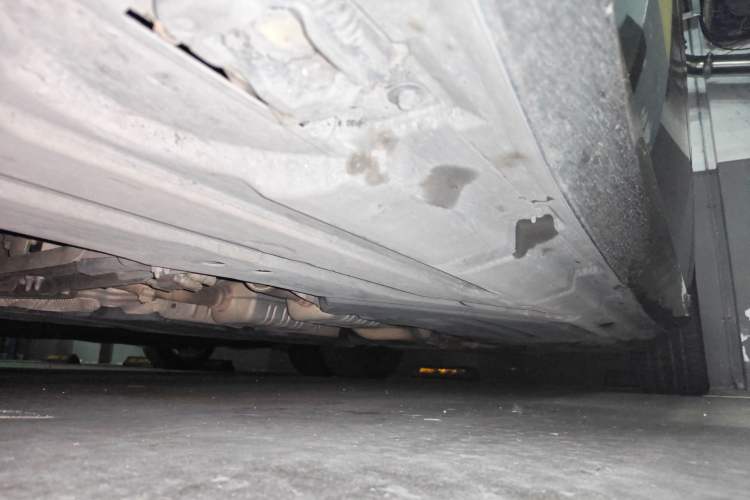 Used Mercedes-Benz R-Class 2014 R 400 4MATIC Business Model Chassis Front Left