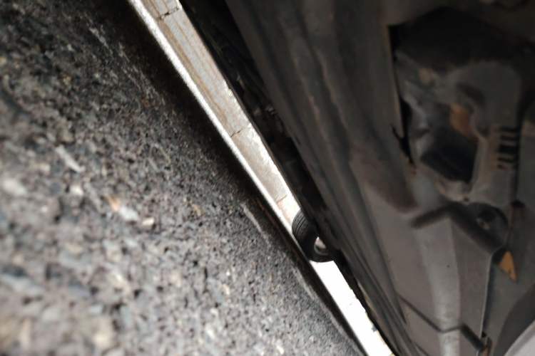 Used Mercedes-Benz R-Class 2014 R 320 4MATIC Business Model Chassis Front Left