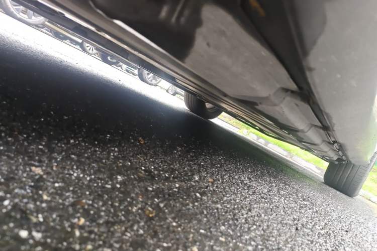 Used Mercedes-Benz R-Class 2014 R 320 4MATIC Business Model Chassis Front Left