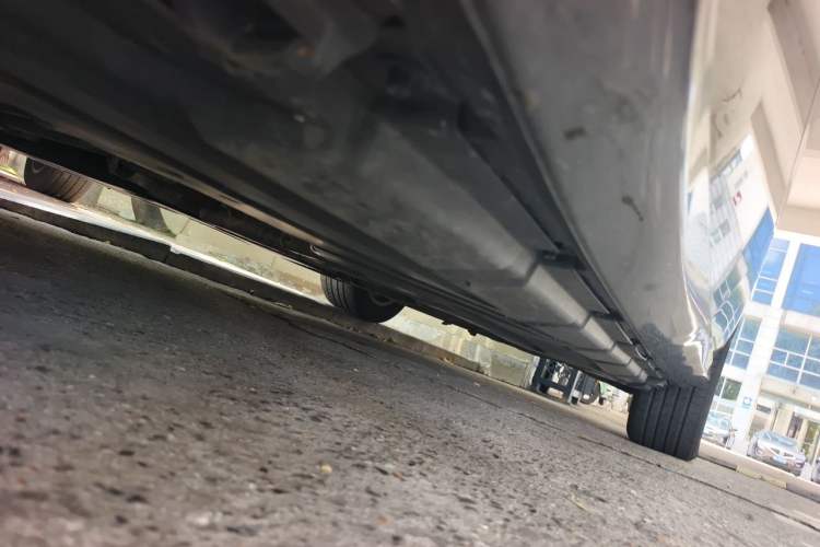 Used Mercedes-Benz R-Class 2014 R 320 4MATIC Business Model Chassis Front Left