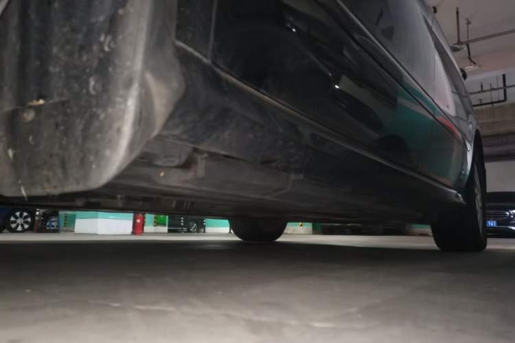 Used Mercedes-Benz R-Class 2014 R 320 4MATIC Business Model Chassis Front Left