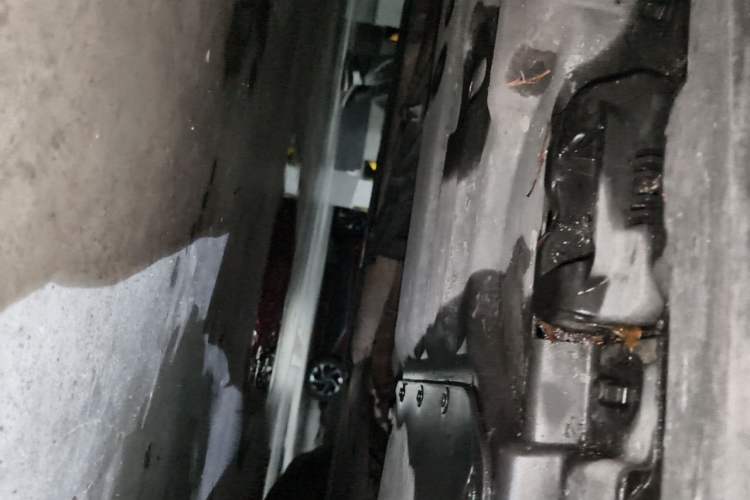 Used Mercedes-Benz R-Class 2014 R 400 4MATIC Business Model Chassis Front Right